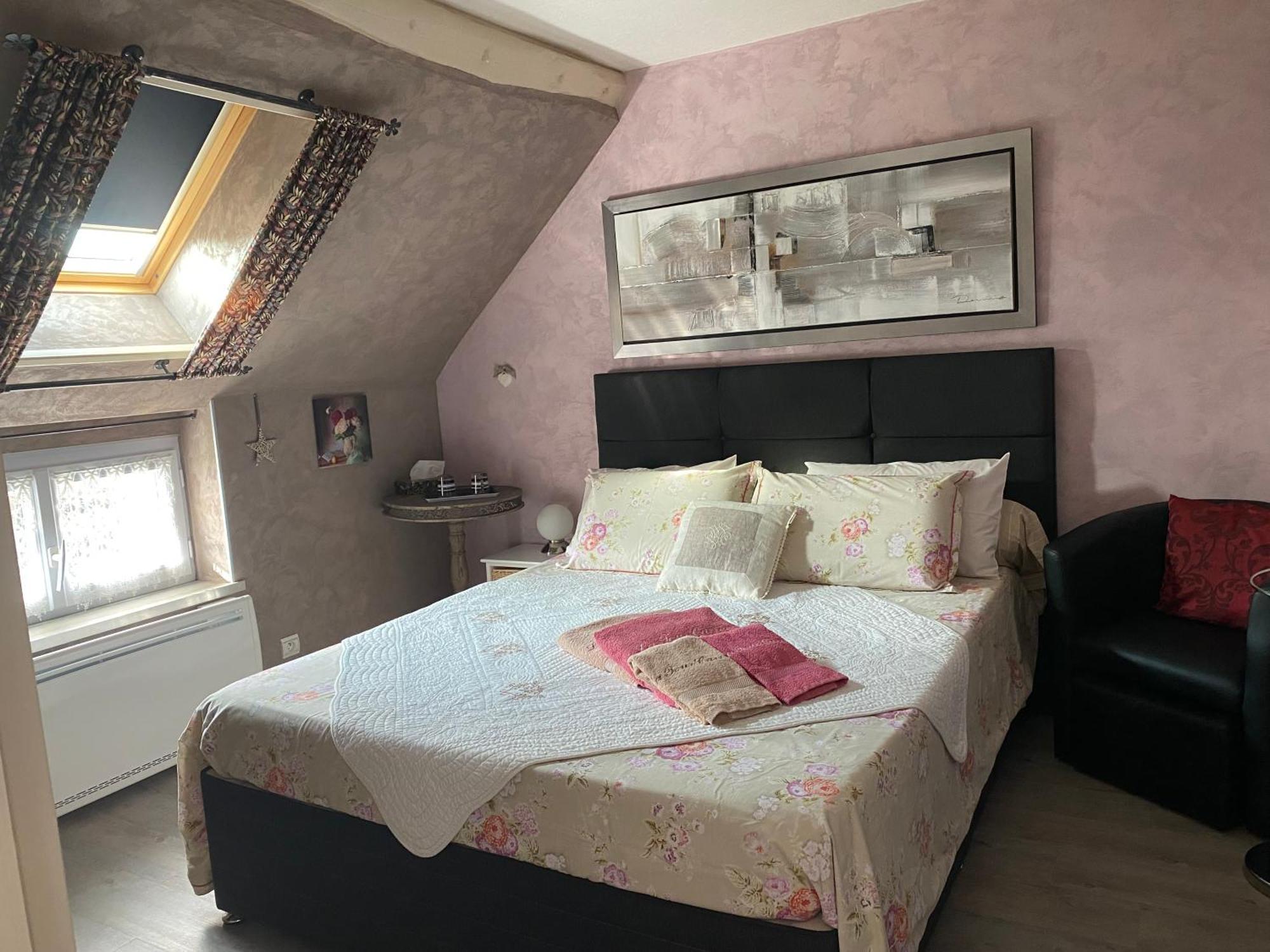 Une Parenthese Fleurie La Heuniere ภายนอก รูปภาพ